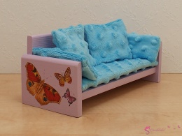 sofa do domku dla lalek - kolorowe motylki