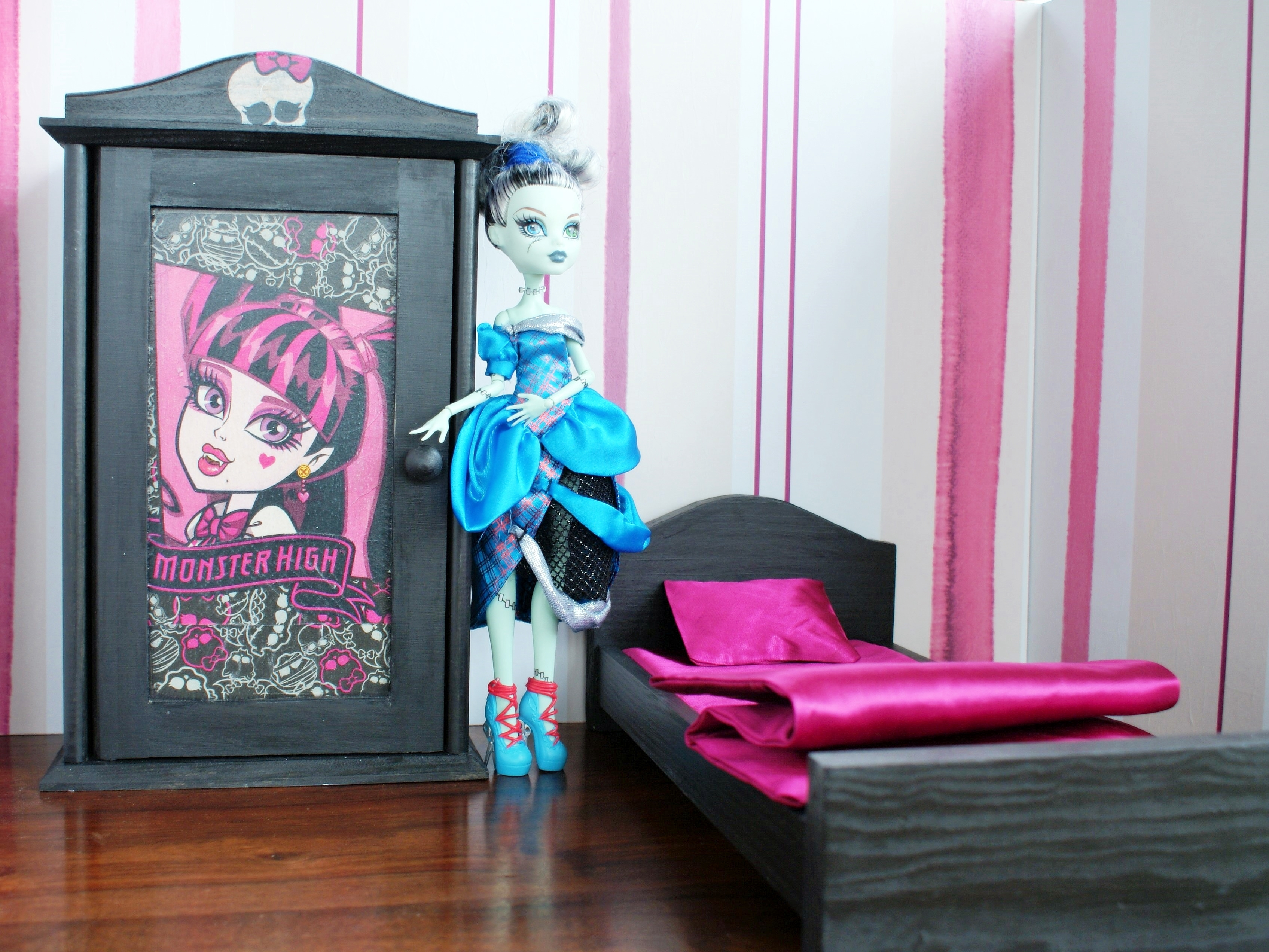 mebelki z monster high