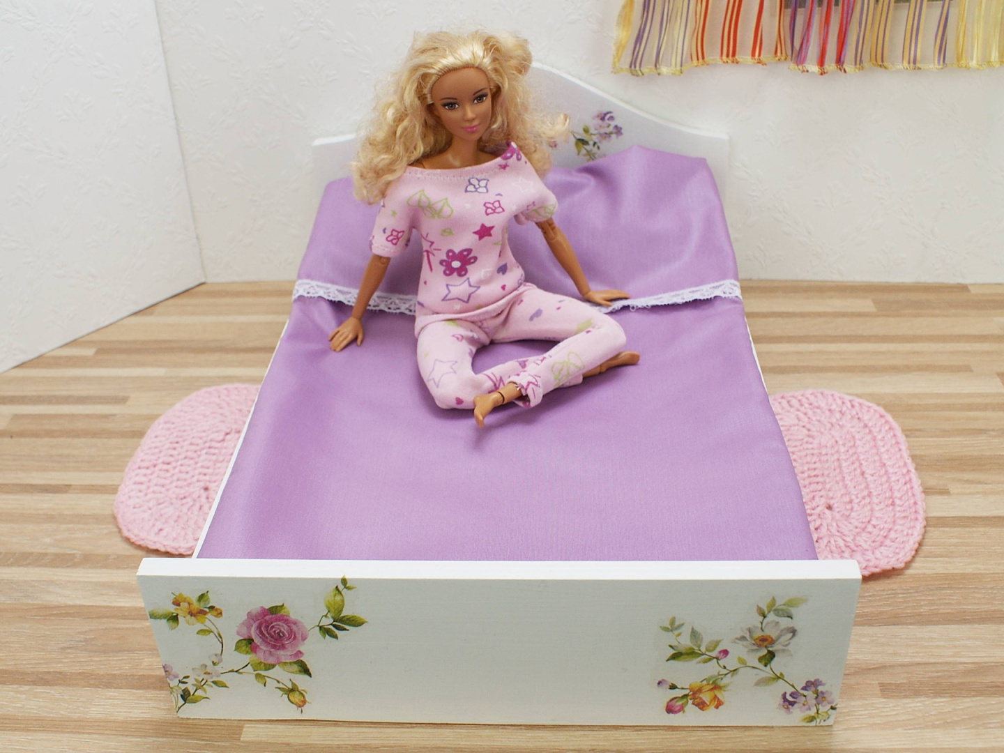 original_Podwojne-lozko-dla-lalek-barbie-Kwiaty_[17583]_0c20274c9e34.jpg